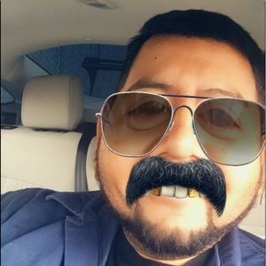 Meet your Posher, Luis